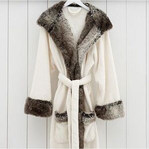 Pottery Barn Cream and Gray ombré Faux Fur Luxurious Robe Sz Large